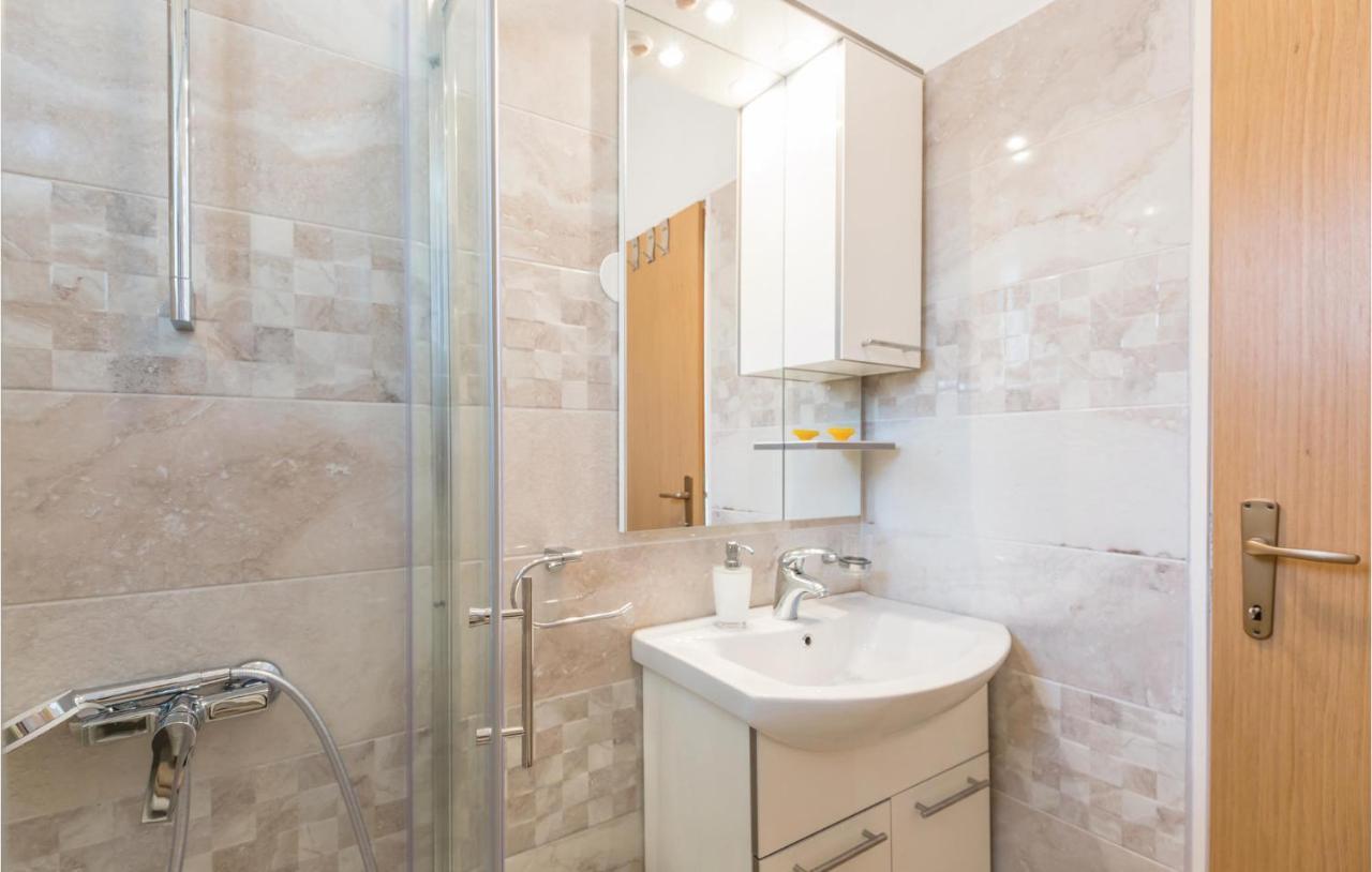 Lovely Apartment In Brela With House Sea View Екстер'єр фото